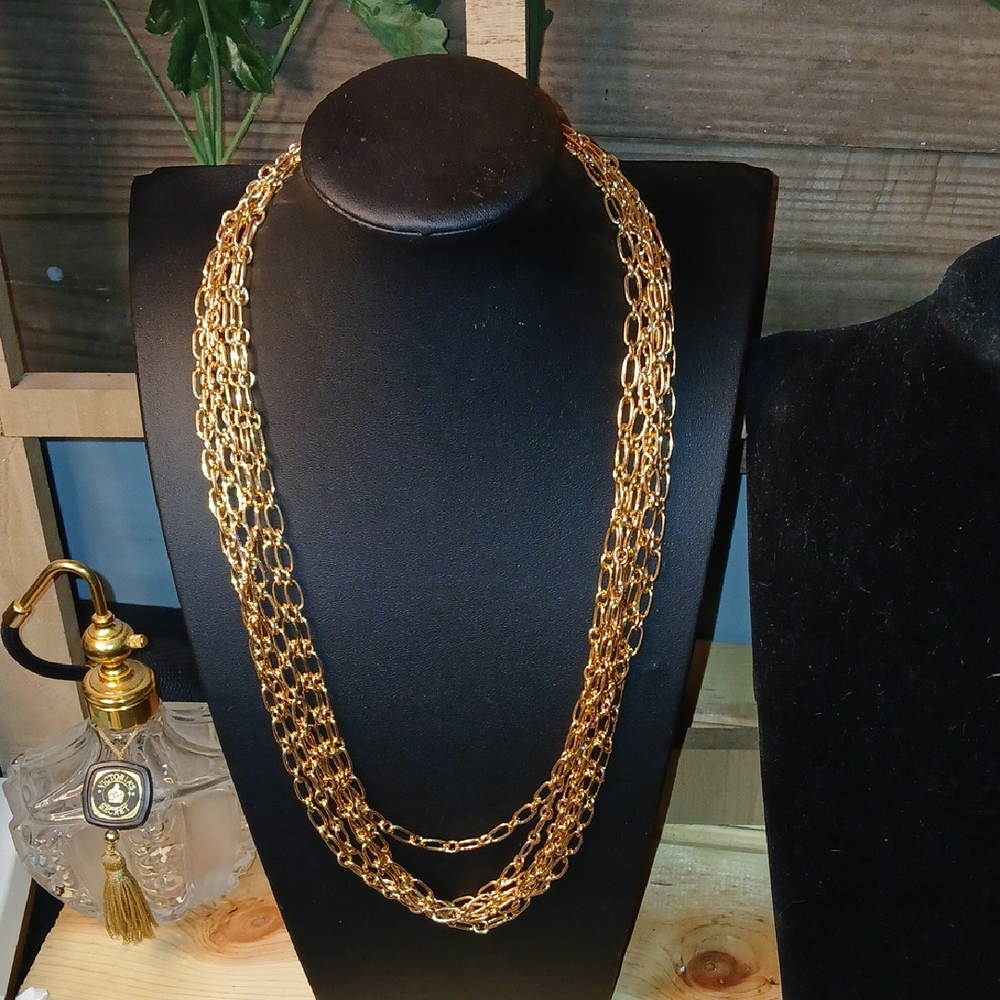 Elegant Gold Chain Necklace
